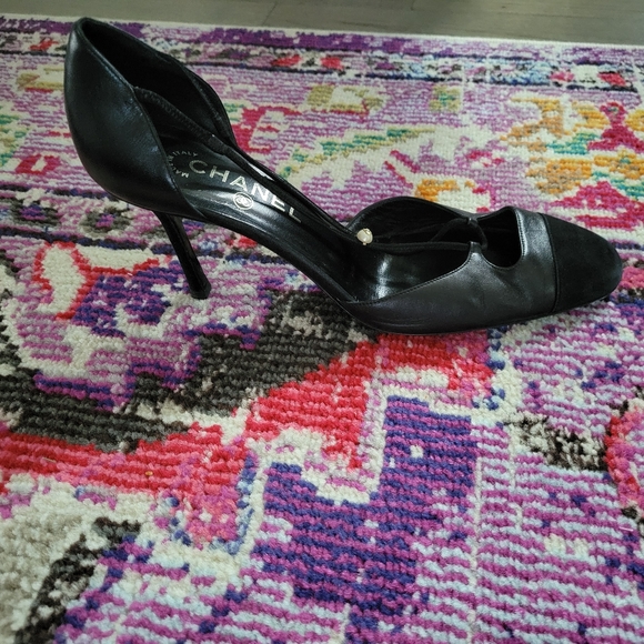 CHANEL CC LOGO FAUXPEARL STRAPS PUMPS - Picture 4 of 9